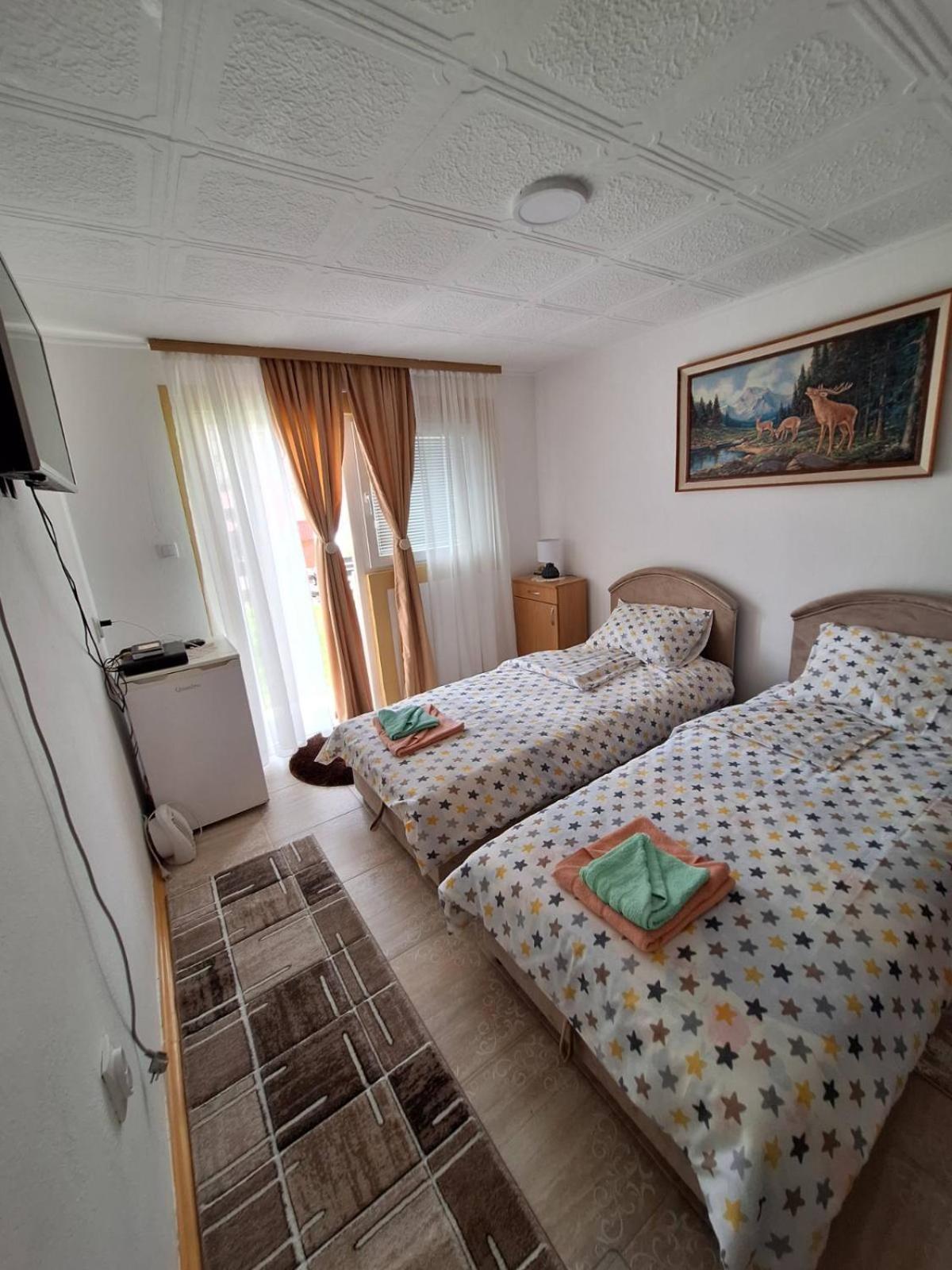 Apartment Buklija 普卢日内 外观 照片