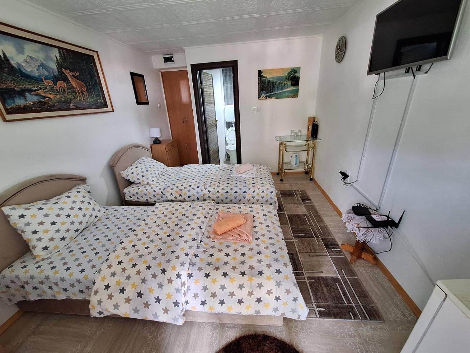 Apartment Buklija 普卢日内 外观 照片